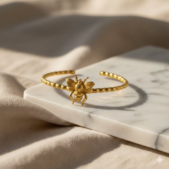 Biene Cuff - Picture 6 of 6